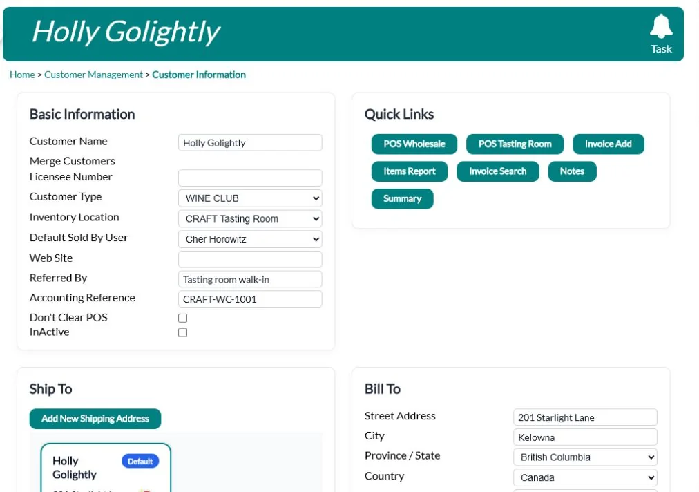 Customer profile in QUALO with club membership, ship-to and quick links